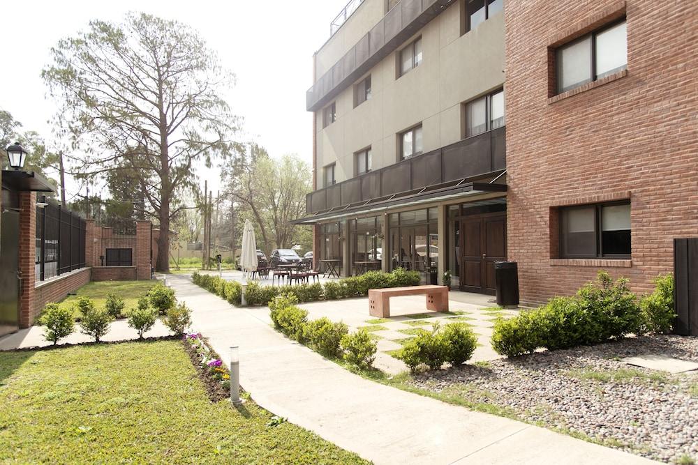 Casa Campus Pilar Suites Exterior foto